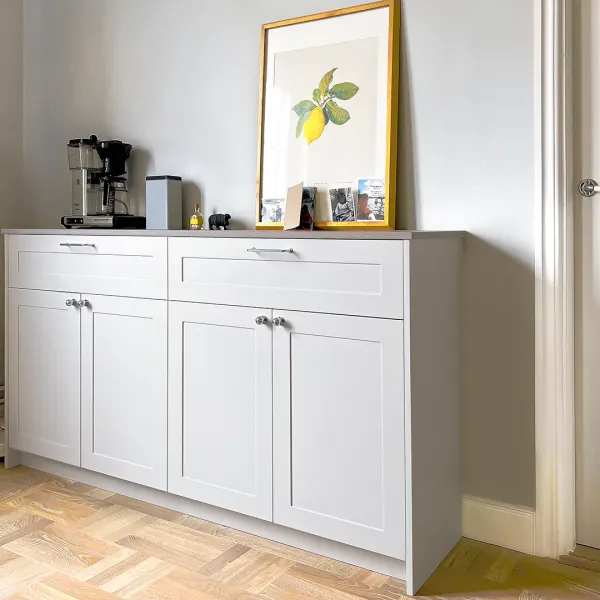 Sideboard med matchande bänkskiva