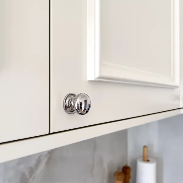 Tidlöst kök med specialdesignade fronter